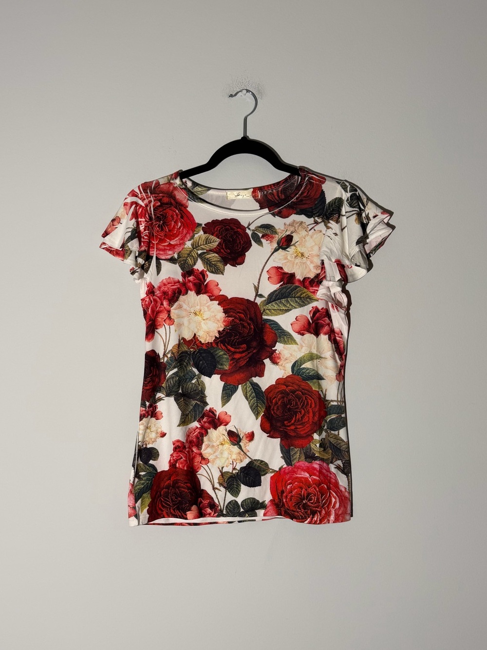 Gaze USA Floral Short Sleeve Scoop Neck Top in Cream and Red